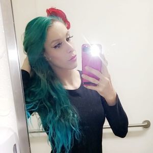 Meet your Posher, Becky